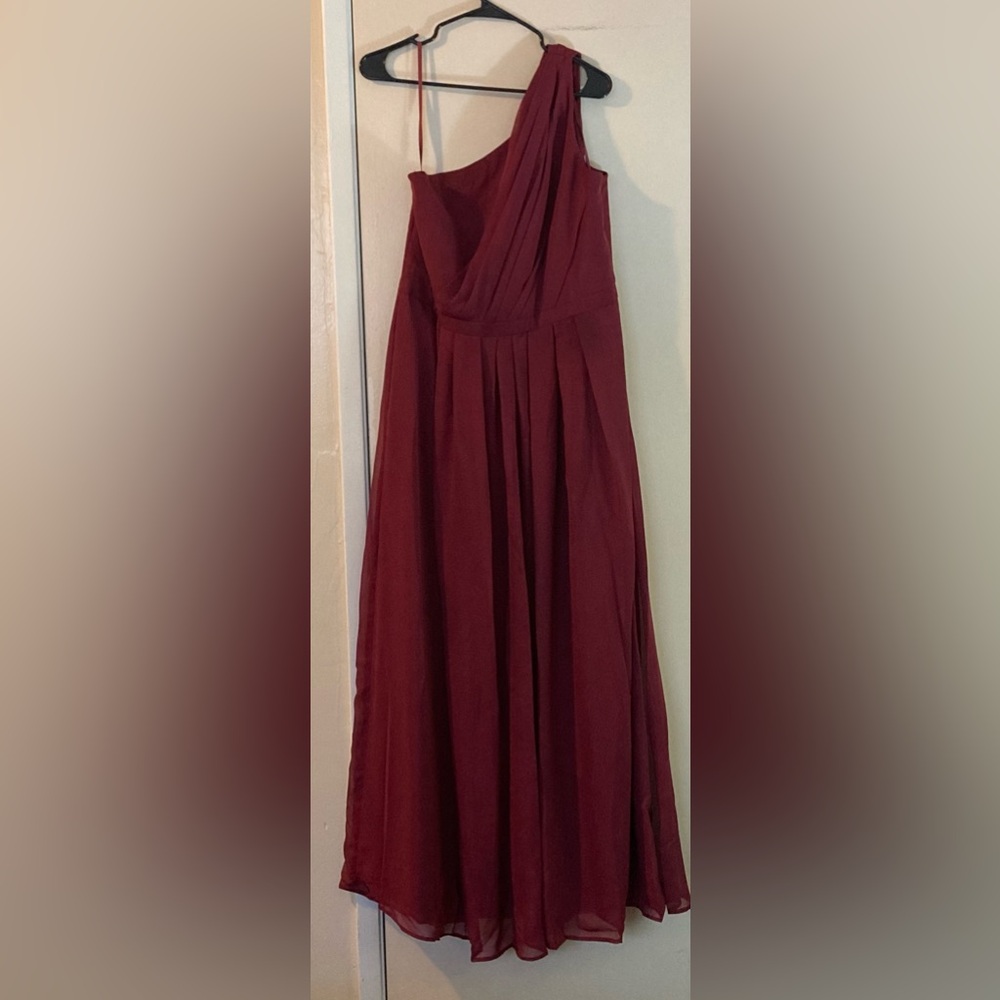 Weddington Way Women’s One-Shoulder Burgundy Evening Dress